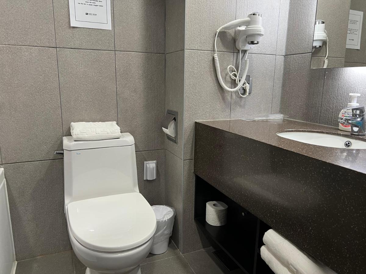 Incheon Rivieraverium Hotel Екстериор снимка